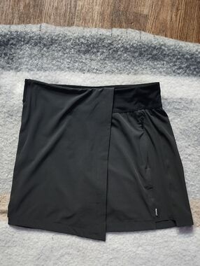 REI Co-op Screeline Faux-Wrap Active Skort Black Sz S EUC Tennis Hiking Gorpcore